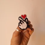 Pinch of love Brooch