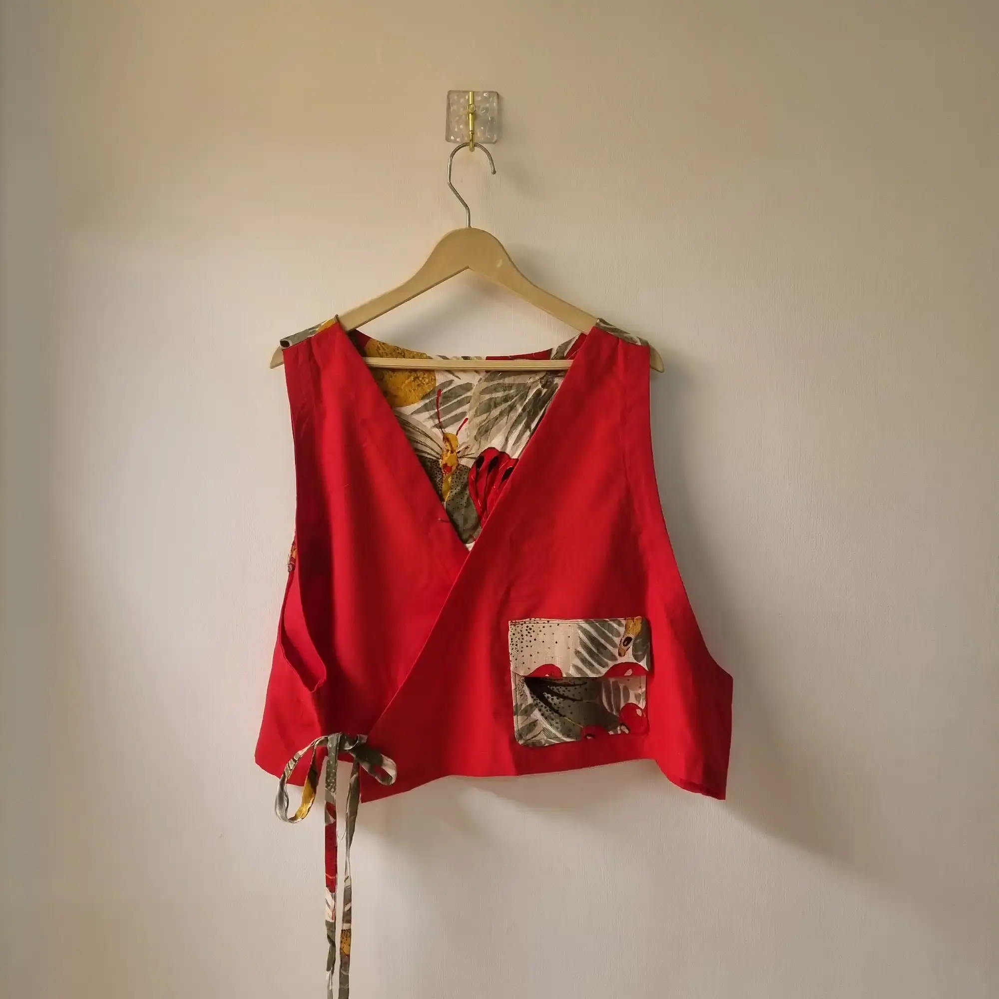 Red pop Vest top (2) Red pop Vest top - Image 1